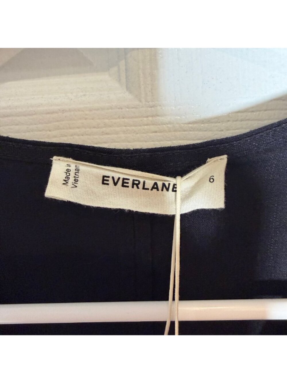 Everlane The Tie-Back Dress in Stretch Linen Black Size 6 NWT - Picture 3 of 6